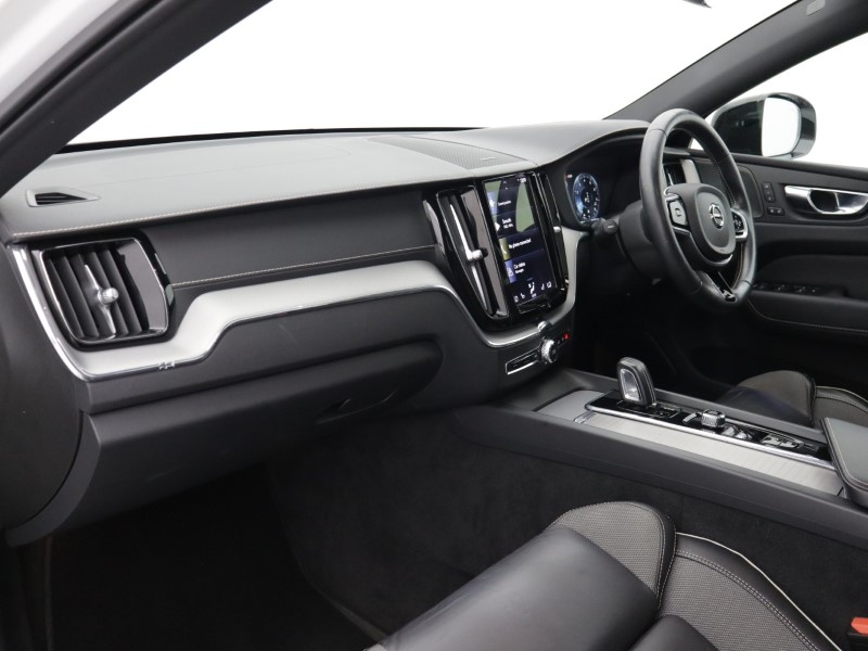 2021 (21) VOLVO XC60 2.0 B5P [250] R DESIGN Pro 5dr AWD Geartronic 5731140