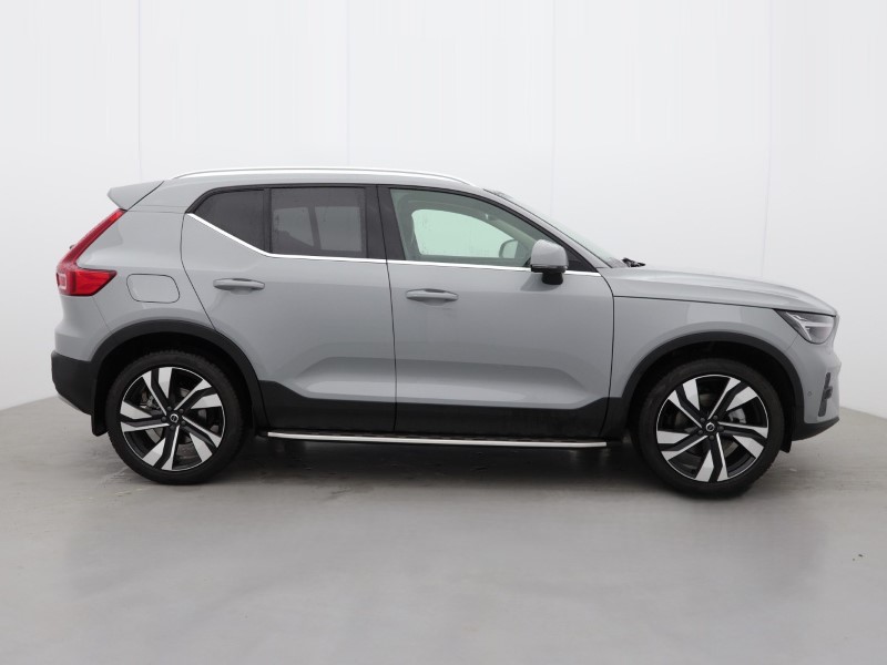 2025 (75) VOLVO XC40 2.0 B4P Ultra Bright 5dr Auto 5734321