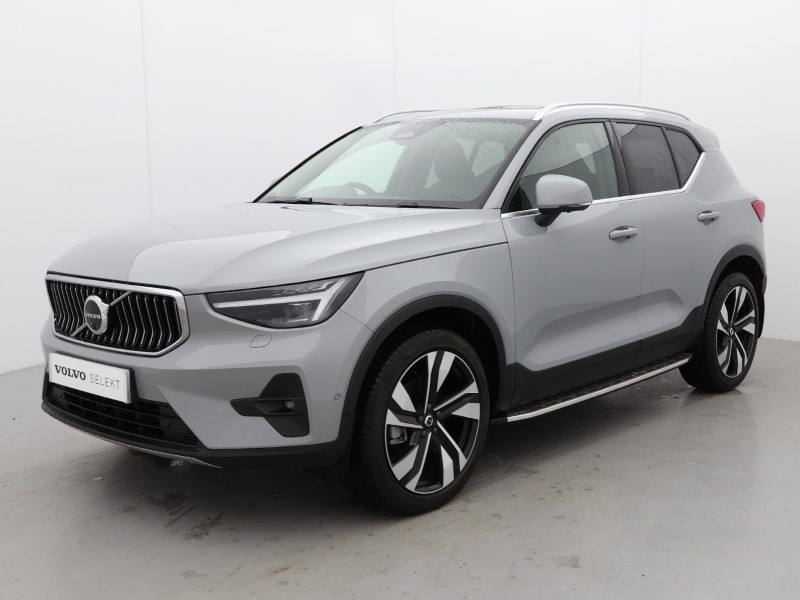 2025 (75) VOLVO XC40 2.0 B4P Ultra Bright 5dr Auto 5734316