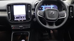 2025 (75) VOLVO XC40 2.0 B4P Ultra Bright 5dr Auto 5734362