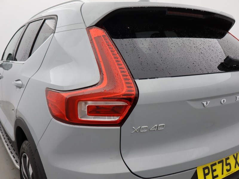 2025 (75) VOLVO XC40 2.0 B4P Ultra Bright 5dr Auto 5734330