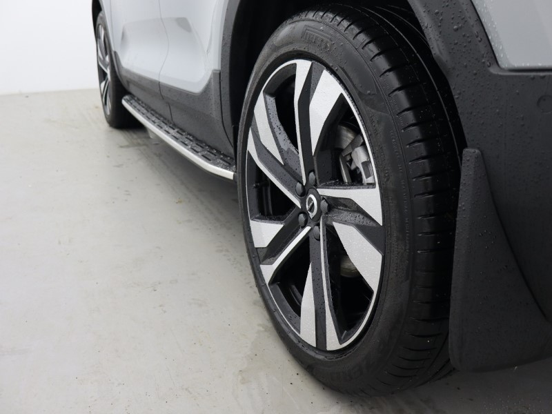 2025 (75) VOLVO XC40 2.0 B4P Ultra Bright 5dr Auto 5734335