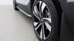 2025 (75) VOLVO XC40 2.0 B4P Ultra Bright 5dr Auto 5734335