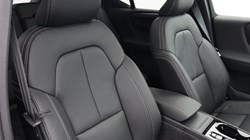 2025 (75) VOLVO XC40 2.0 B4P Ultra Bright 5dr Auto 5734347