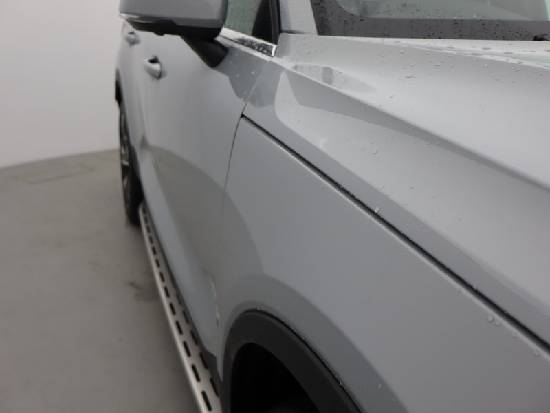 2025 (75) VOLVO XC40 2.0 B4P Ultra Bright 5dr Auto 5734329