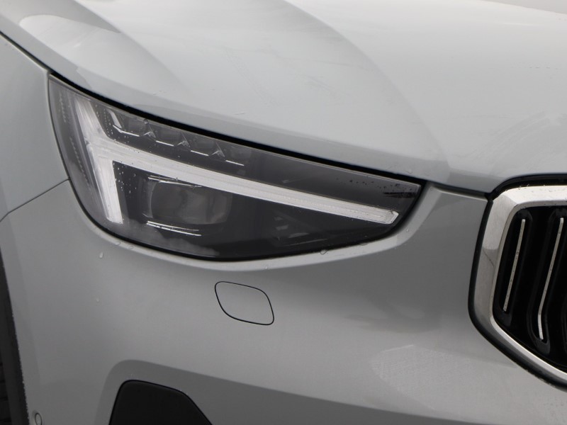 2025 (75) VOLVO XC40 2.0 B4P Ultra Bright 5dr Auto 5734324