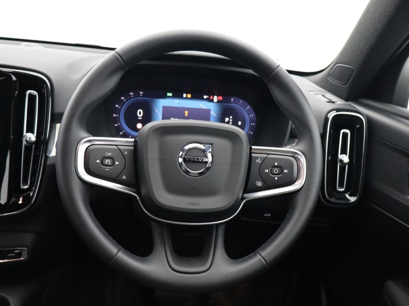 2025 (25) VOLVO XC40 2.0 B3P Core 5dr Auto 5745006