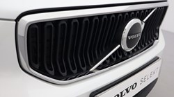 2025 (25) VOLVO XC40 2.0 B3P Core 5dr Auto 5745022