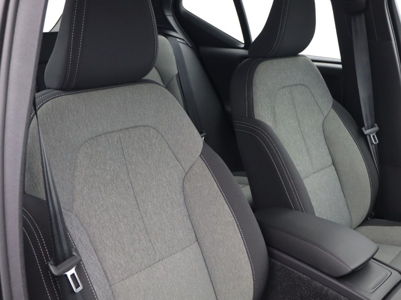 2025 (25) VOLVO XC40 2.0 B3P Core 5dr Auto 5744999