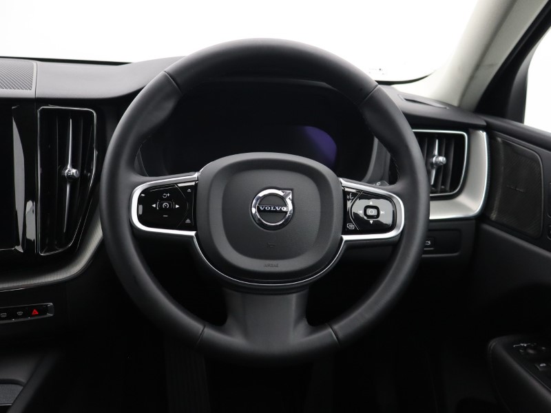 2024 (24) VOLVO XC60 2.0 B5P Plus Dark 5dr AWD Geartronic *VAT QUALIFYING* 5825048