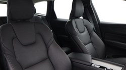 2024 (24) VOLVO XC60 2.0 B5P Plus Dark 5dr AWD Geartronic *VAT QUALIFYING* 5825056