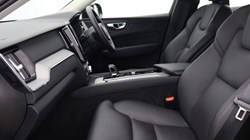 2024 (24) VOLVO XC60 2.0 B5P Plus Dark 5dr AWD Geartronic *VAT QUALIFYING* 5825040