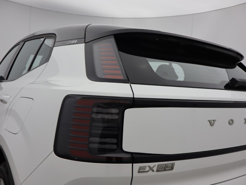 2024 (74) VOLVO EX30 315kW Twin Motor Performance Plus 69kWh 5dr Auto 5852486
