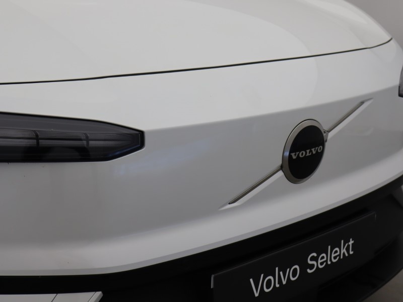 2024 (74) VOLVO EX30 315kW Twin Motor Performance Plus 69kWh 5dr Auto 5852480