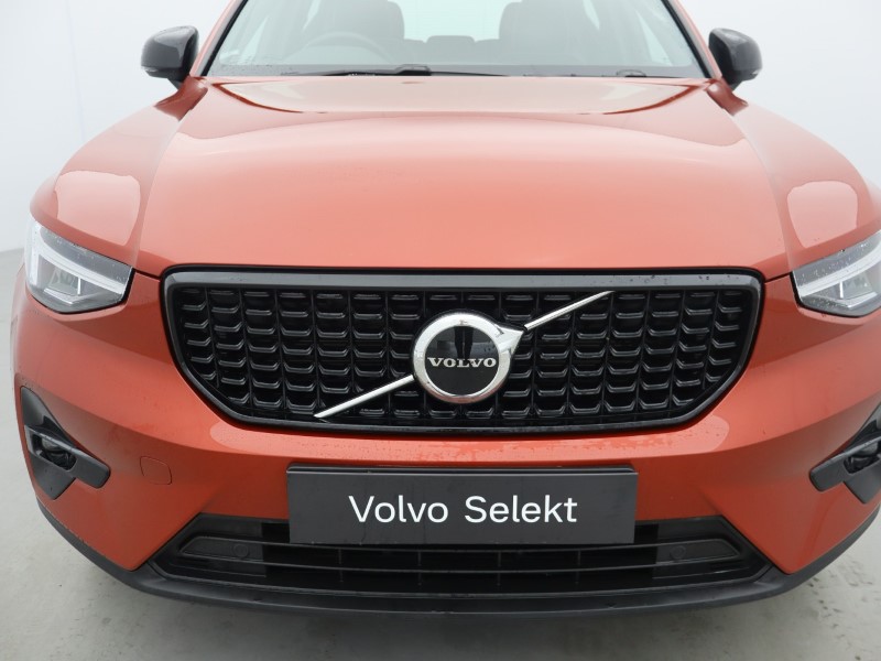 2024 (24) VOLVO XC40 2.0 B4P Plus Dark 5dr Auto 5844573