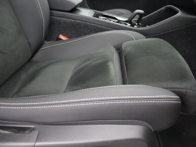 2024 (24) VOLVO XC40 2.0 B4P Plus Dark 5dr Auto 5844593