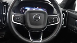 2024 (24) VOLVO XC40 2.0 B4P Plus Dark 5dr Auto 5844603