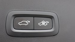 2024 (24) VOLVO XC40 2.0 B4P Plus Dark 5dr Auto 5844580