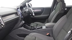 2024 (24) VOLVO XC40 2.0 B4P Plus Dark 5dr Auto 5844584