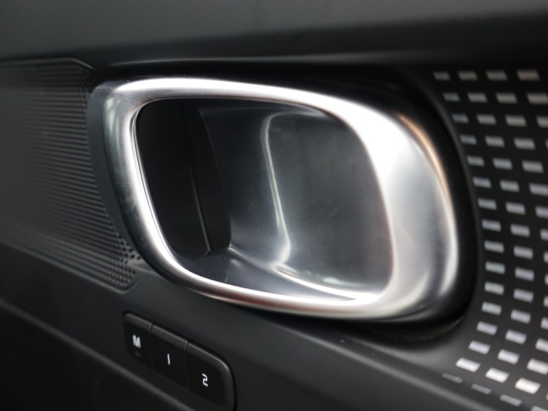2024 (24) VOLVO XC40 2.0 B4P Plus Dark 5dr Auto 5844589
