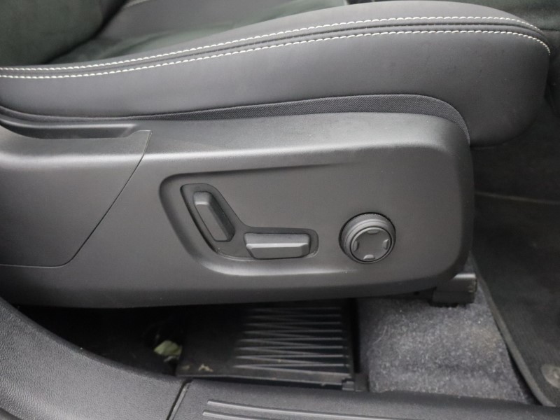 2024 (24) VOLVO XC40 2.0 B4P Plus Dark 5dr Auto 5844592