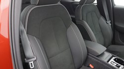 2024 (24) VOLVO XC40 2.0 B4P Plus Dark 5dr Auto 5844594
