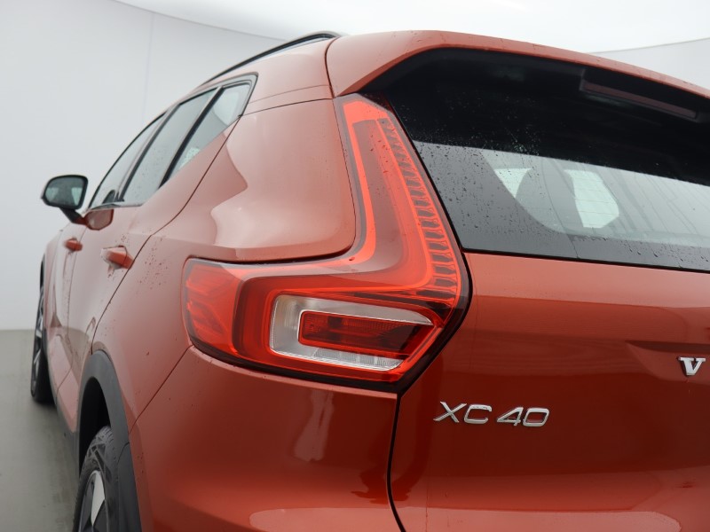 2024 (24) VOLVO XC40 2.0 B4P Plus Dark 5dr Auto 5844576