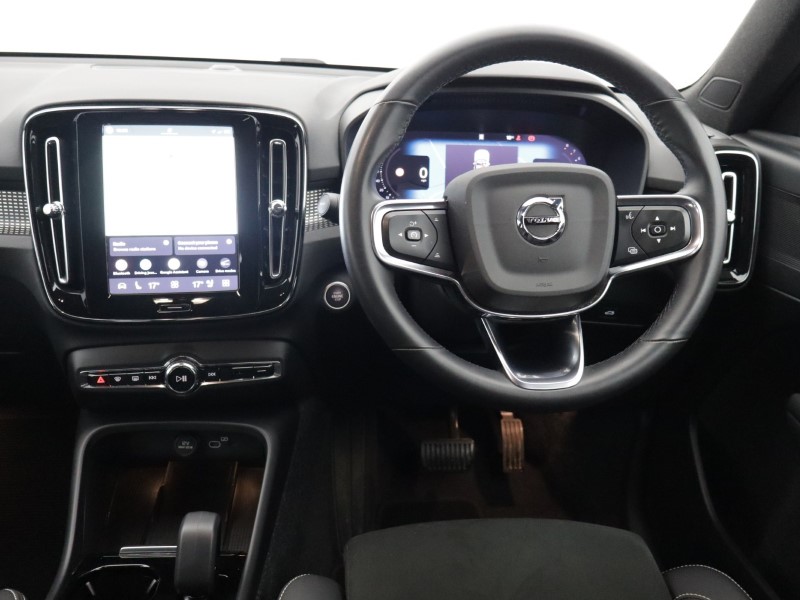 2024 (24) VOLVO XC40 2.0 B4P Plus Dark 5dr Auto 5844602