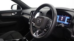 2024 (24) VOLVO XC40 2.0 B4P Plus Dark 5dr Auto 5844591