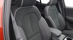 2024 (24) VOLVO XC40 2.0 B4P Ultimate Dark 5dr Auto 5778791
