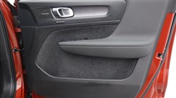 2024 (24) VOLVO XC40 2.0 B4P Ultimate Dark 5dr Auto 5778782