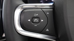 2024 (24) VOLVO XC40 2.0 B4P Ultimate Dark 5dr Auto 5778804