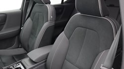 2024 (24) VOLVO XC40 2.0 B4P Ultimate Dark 5dr Auto 5778792