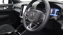 2024 (24) VOLVO XC40 2.0 B4P Ultimate Dark 5dr Auto 5778788