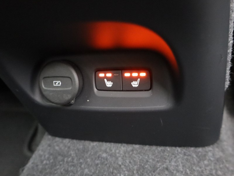 2024 (24) VOLVO XC40 2.0 B4P Ultimate Dark 5dr Auto 5778801
