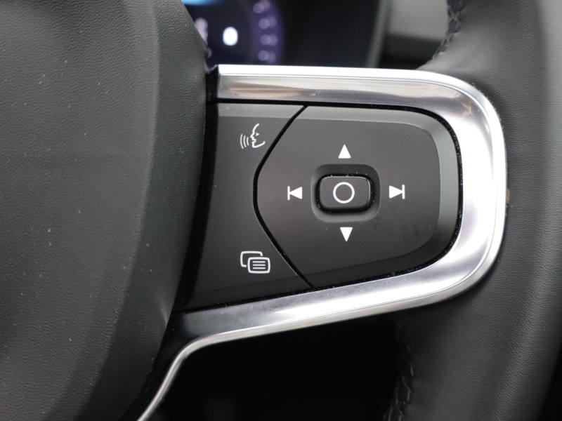 2024 (24) VOLVO XC40 2.0 B4P Ultimate Dark 5dr Auto 5778805