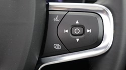 2024 (24) VOLVO XC40 2.0 B4P Ultimate Dark 5dr Auto 5778805