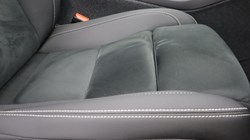 2024 (24) VOLVO XC40 2.0 B4P Ultimate Dark 5dr Auto 5778790