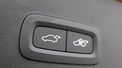 2024 (24) VOLVO XC40 2.0 B4P Ultimate Dark 5dr Auto 5778775