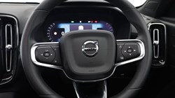 2024 (24) VOLVO XC40 2.0 B4P Ultimate Dark 5dr Auto 5778803