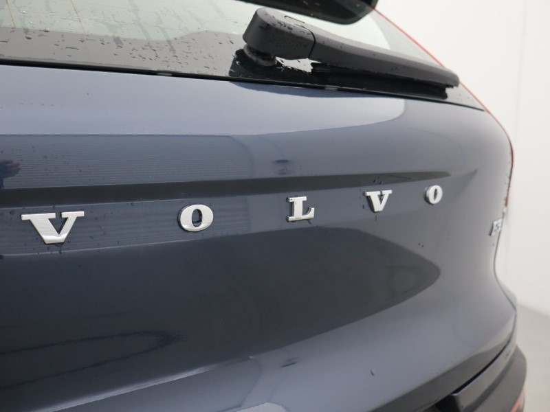 2026 (76) VOLVO XC40 2.0 B3P Plus Dark 5dr Auto 5774992