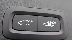 2026 (76) VOLVO XC40 2.0 B3P Plus Dark 5dr Auto 5774996