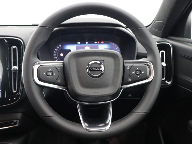 2026 (76) VOLVO XC40 2.0 B3P Plus Dark 5dr Auto 5775022