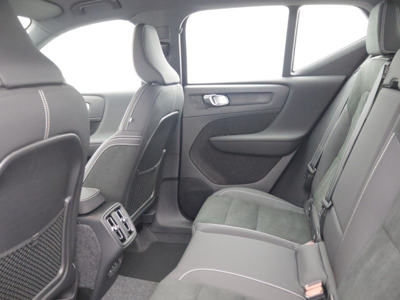 2026 (76) VOLVO XC40 2.0 B3P Plus Dark 5dr Auto 5775002