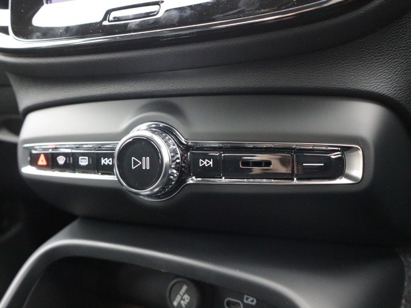 2026 (76) VOLVO XC40 2.0 B3P Plus Dark 5dr Auto 5775033