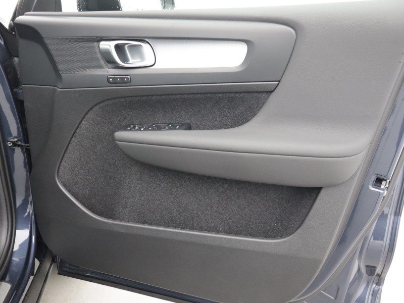 2026 (76) VOLVO XC40 2.0 B3P Plus Dark 5dr Auto 5775003