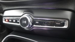 2026 (26) VOLVO XC40 2.0 B4P Ultra Dark 5dr Auto 5807076