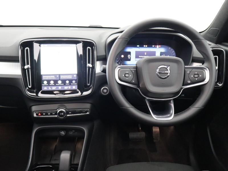 2026 (26) VOLVO XC40 2.0 B4P Ultra Dark 5dr Auto 5799755