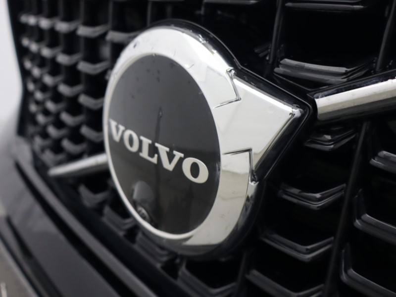 2026 (26) VOLVO XC40 2.0 B4P Ultra Dark 5dr Auto 5799718
