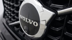 2026 (26) VOLVO XC40 2.0 B4P Ultra Dark 5dr Auto 5799718